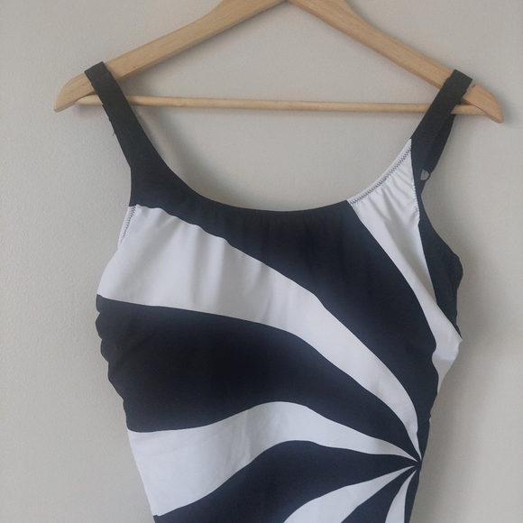 Gottex Swimsuit Timeless Mastectomy One Piece, Size 18, Black / White - Picture 3 of 16